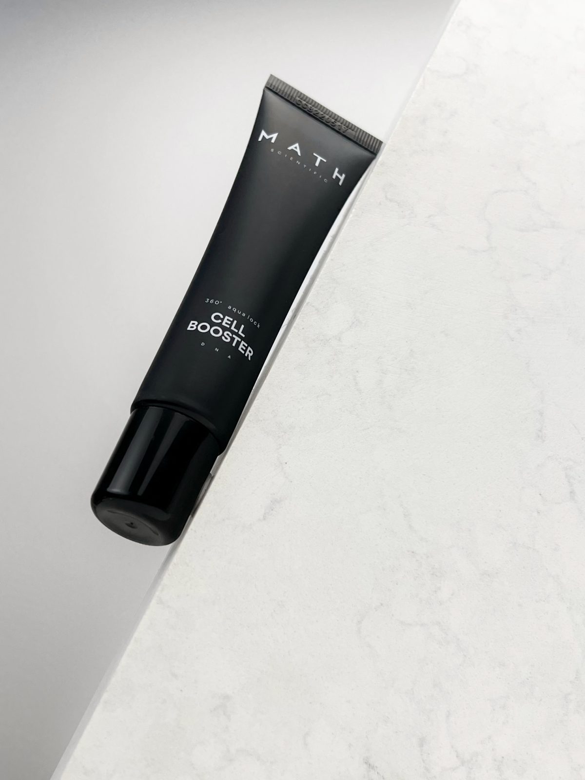 Tekstura kremu MATH Cell Booster Cream