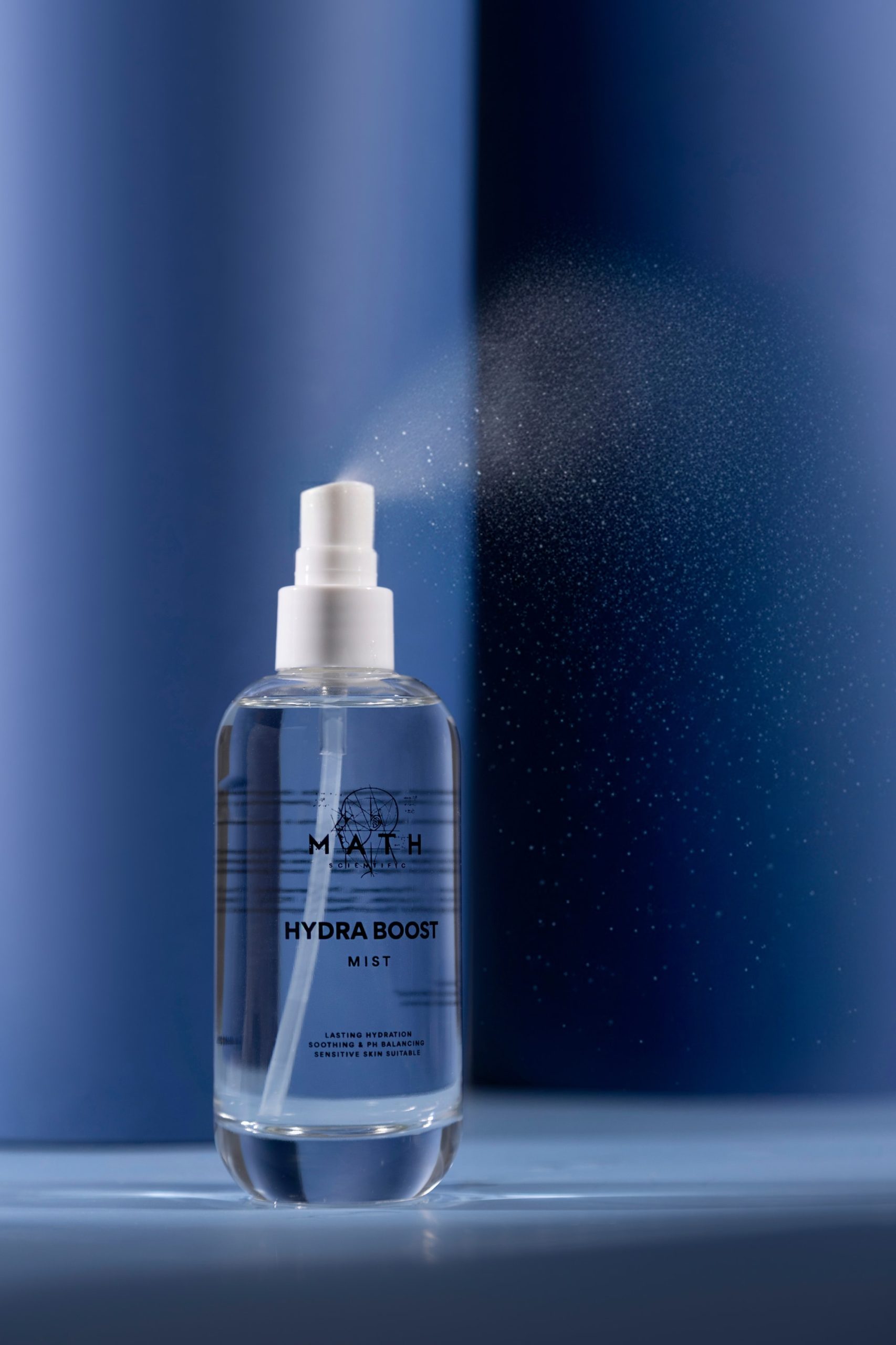 Tonik MATH Hydra Boost Tonic — ujęcie packshotowe