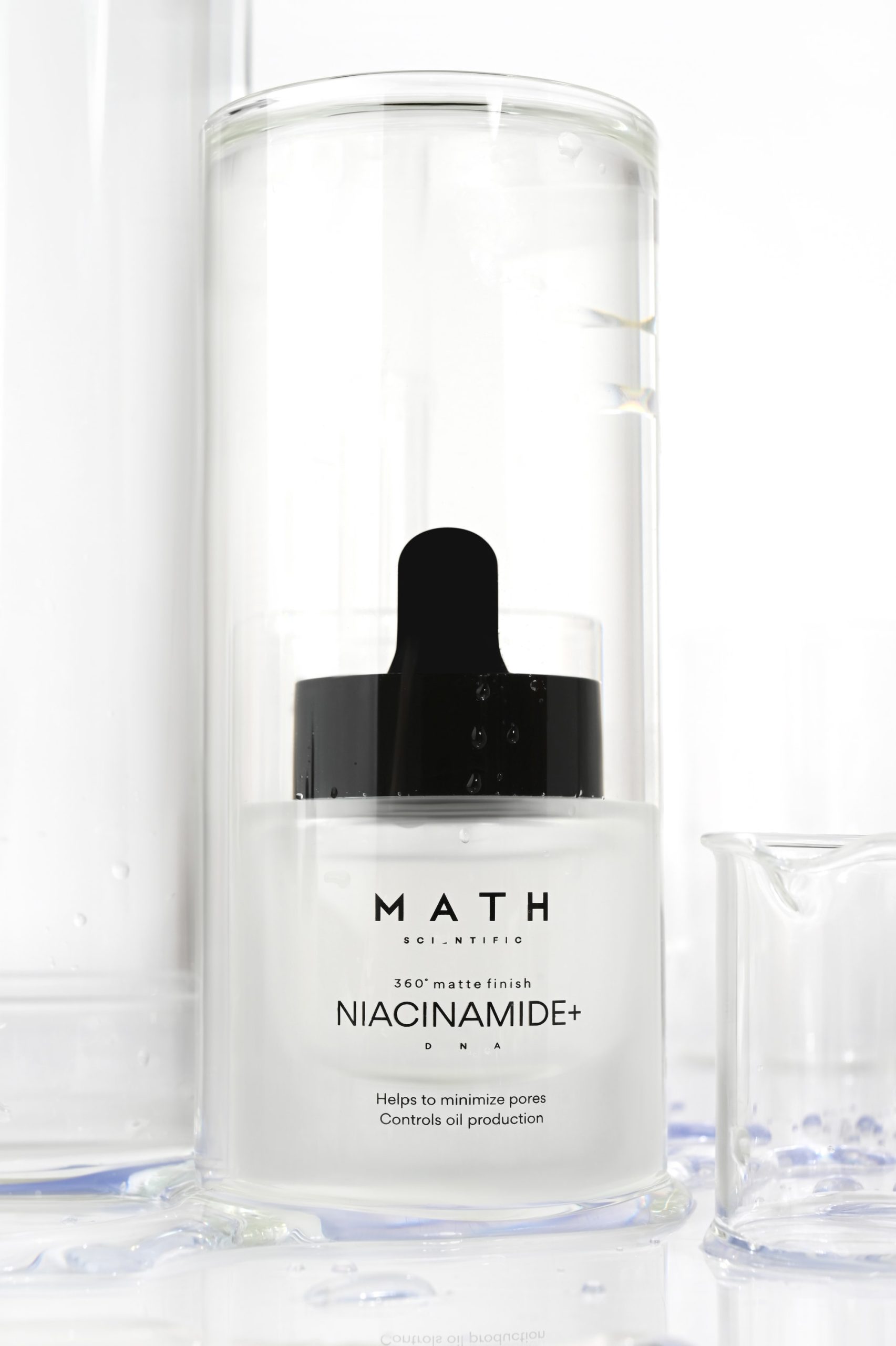 Tekstura serum MATH Niacinamide+